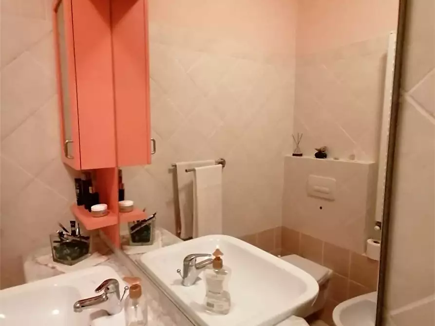 Immagine 15 di Casa indipendente in vendita  a Lastra A Signa