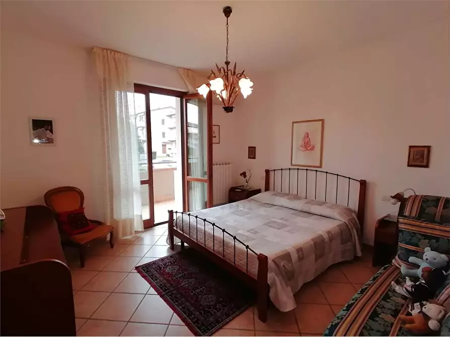 Immagine 3 di Appartamento in vendita  a Lastra A Signa