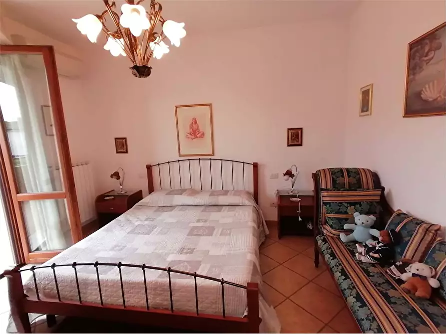 Immagine 9 di Appartamento in vendita  a Lastra A Signa