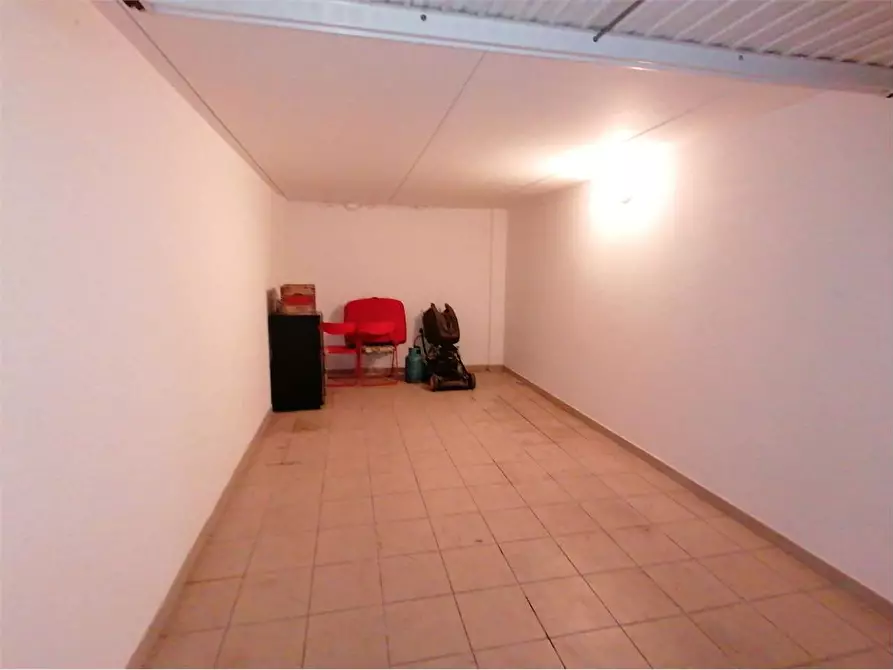 Immagine 21 di Appartamento in vendita  a Lastra A Signa