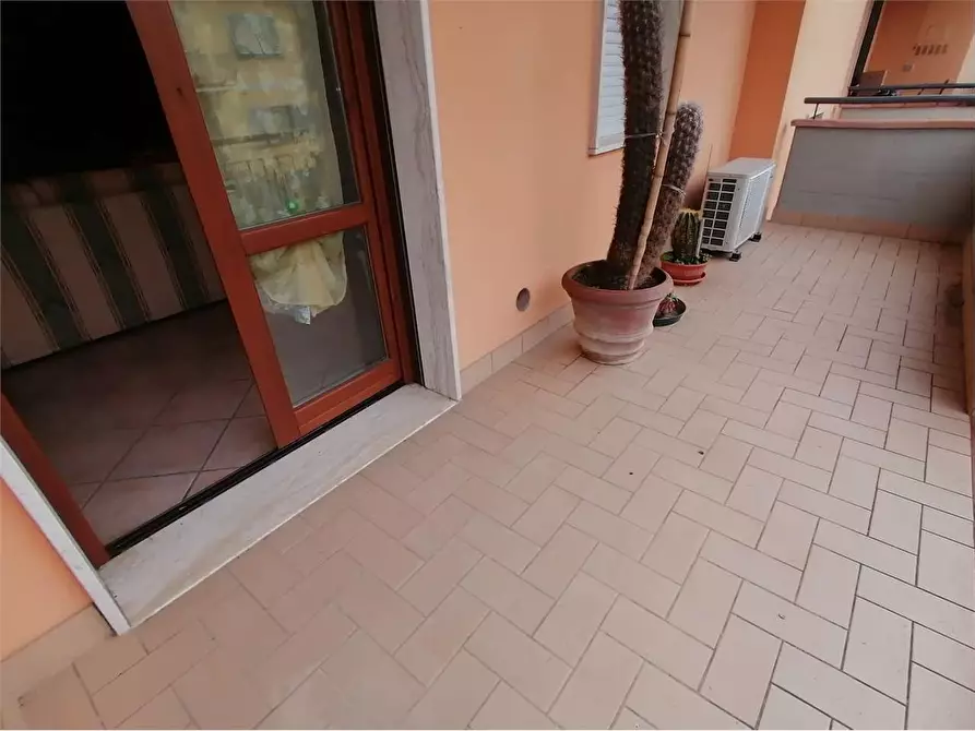 Immagine 15 di Appartamento in vendita  a Lastra A Signa