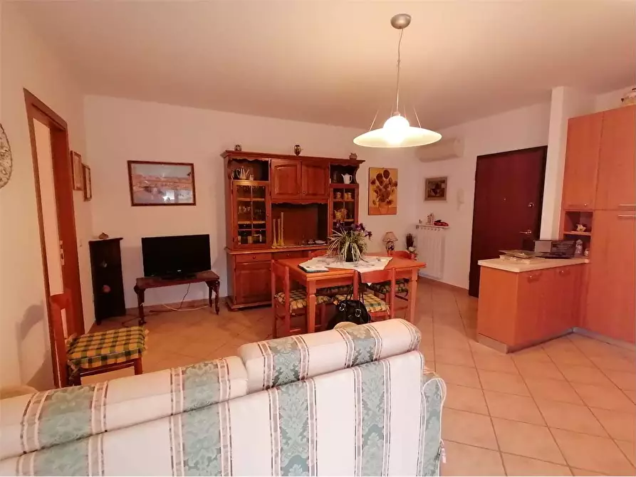 Immagine 12 di Appartamento in vendita  a Lastra A Signa