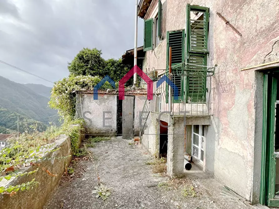 Immagine 11 di Casa semindipendente in vendita  a Bagni Di Lucca