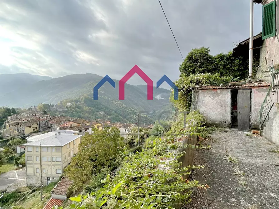 Immagine 17 di Casa semindipendente in vendita  a Bagni Di Lucca