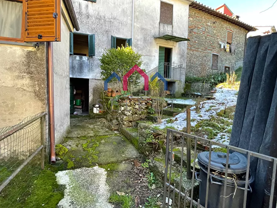 Immagine 44 di Casa semindipendente in vendita  a Borgo A Mozzano