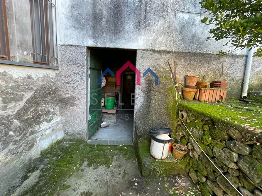 Immagine 48 di Casa semindipendente in vendita  a Borgo A Mozzano