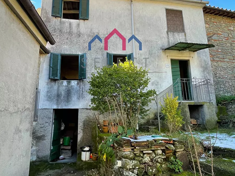 Immagine 46 di Casa semindipendente in vendita  a Borgo A Mozzano