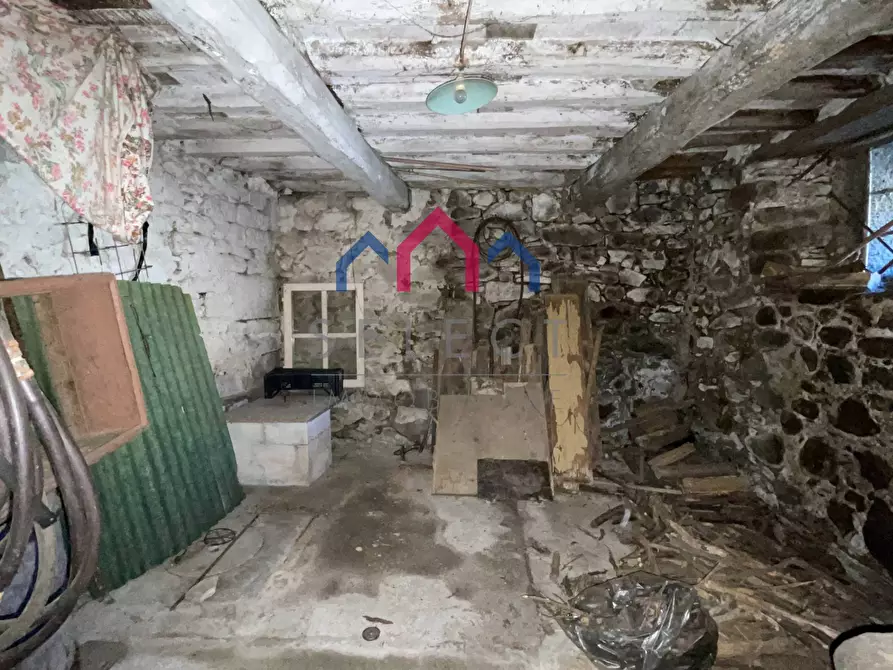 Immagine 37 di Casa semindipendente in vendita  a Borgo A Mozzano