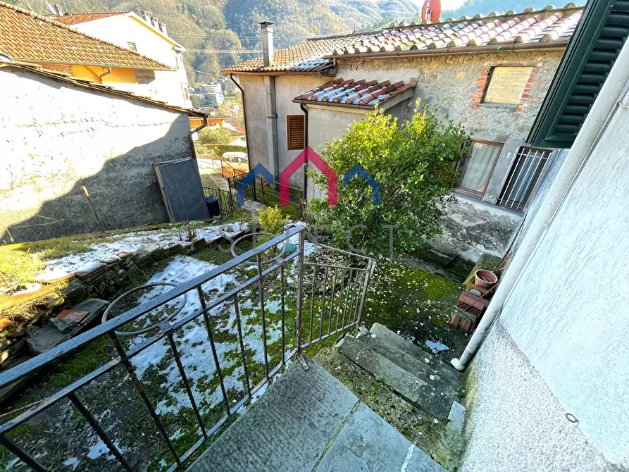 Immagine 51 di Casa semindipendente in vendita  a Borgo A Mozzano