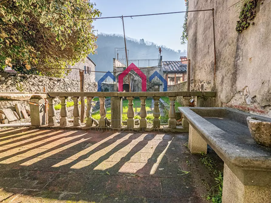 Immagine 5 di Appartamento in vendita  a Borgo A Mozzano