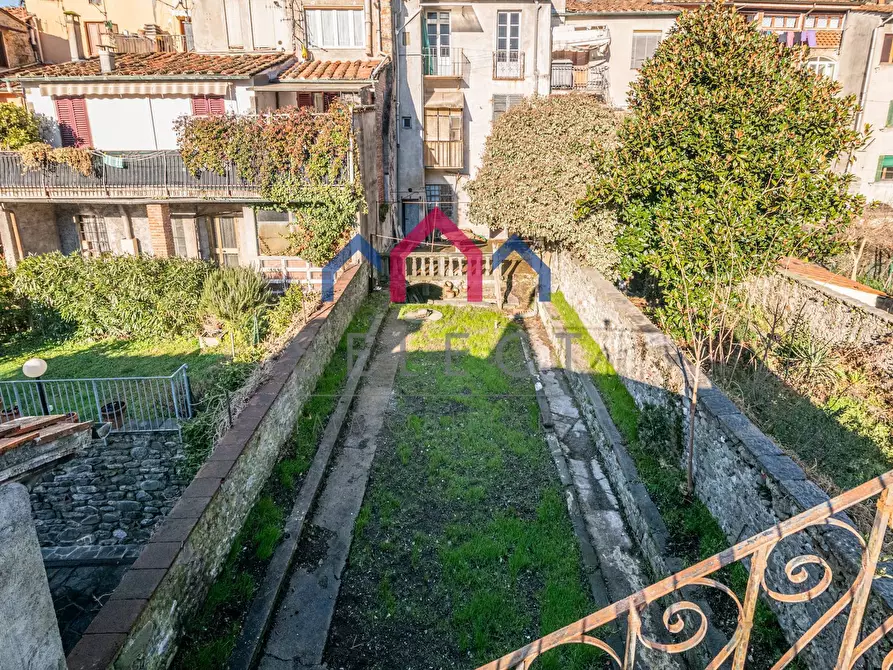 Immagine 9 di Appartamento in vendita  a Borgo A Mozzano