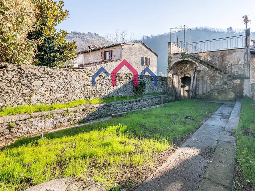 Immagine 4 di Appartamento in vendita  a Borgo A Mozzano