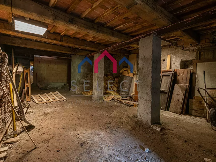 Immagine 10 di Appartamento in vendita  a Borgo A Mozzano