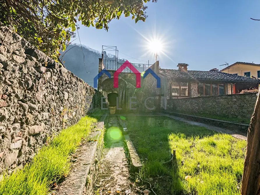Immagine 2 di Appartamento in vendita  a Borgo A Mozzano