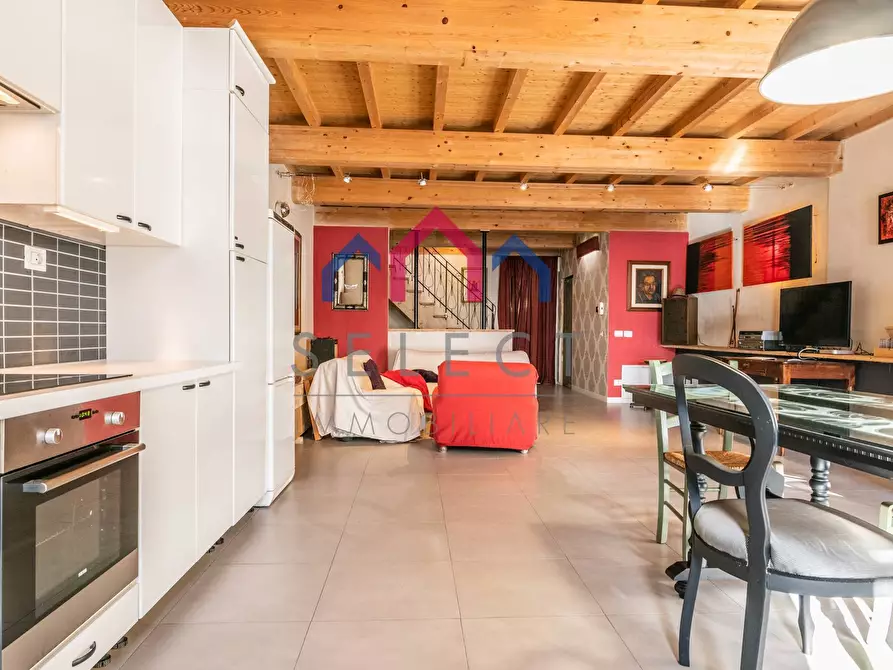 Immagine 34 di Palazzo in vendita  a Borgo A Mozzano