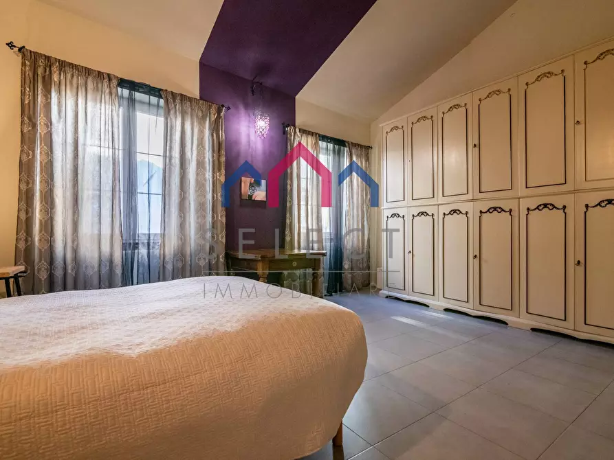 Immagine 43 di Palazzo in vendita  a Borgo A Mozzano