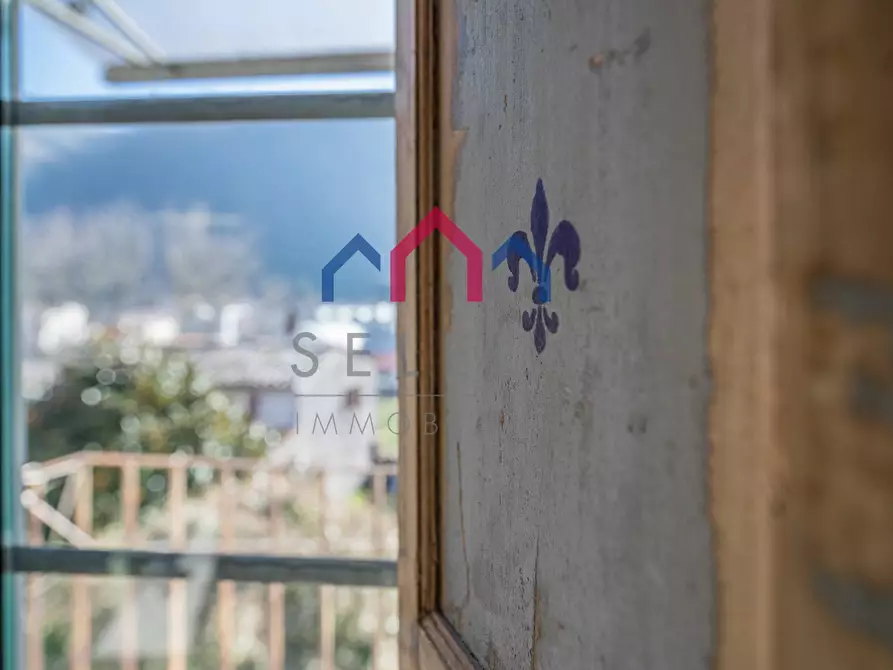 Immagine 33 di Palazzo in vendita  a Borgo A Mozzano