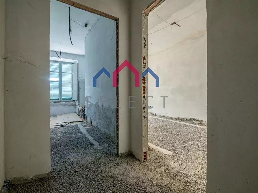 Immagine 25 di Palazzo in vendita  a Borgo A Mozzano