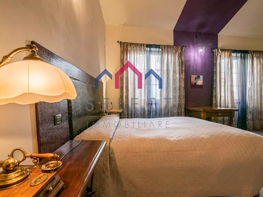 Immagine 44 di Palazzo in vendita  a Borgo A Mozzano