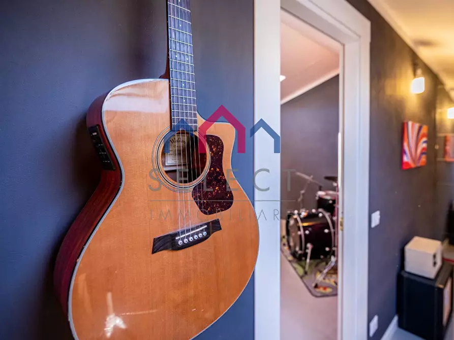 Immagine 55 di Palazzo in vendita  a Borgo A Mozzano