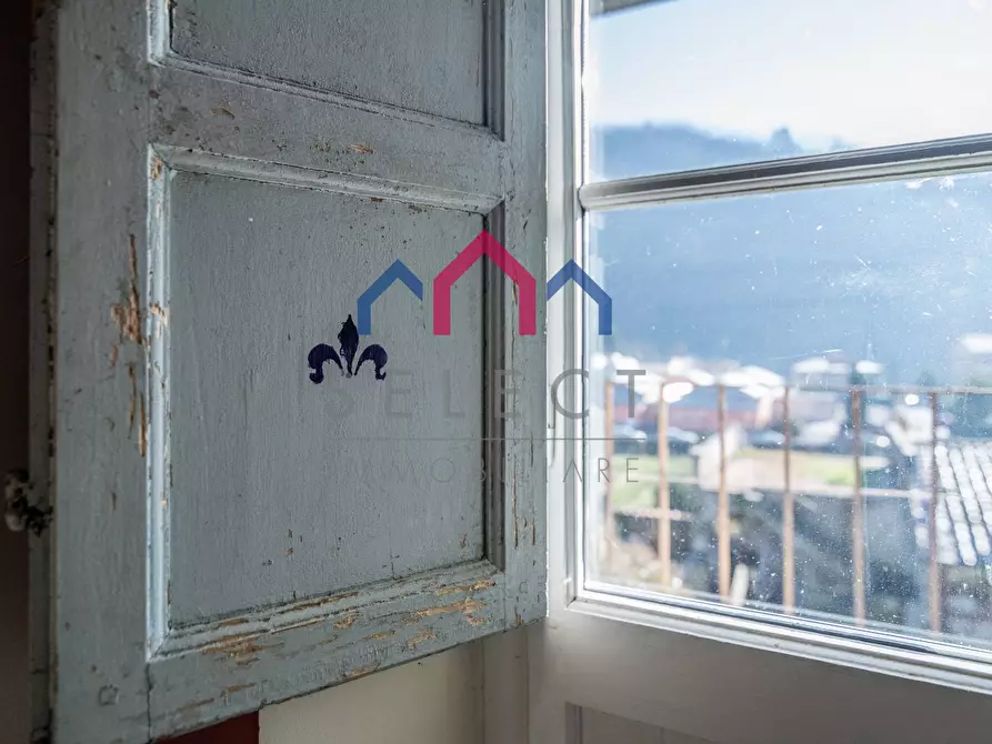 Immagine 2 di Palazzo in vendita  a Borgo A Mozzano