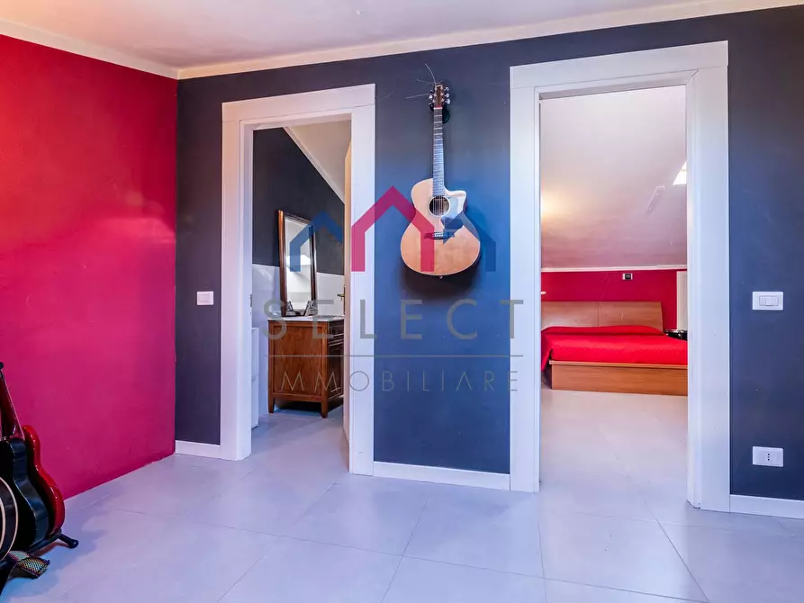 Immagine 51 di Palazzo in vendita  a Borgo A Mozzano