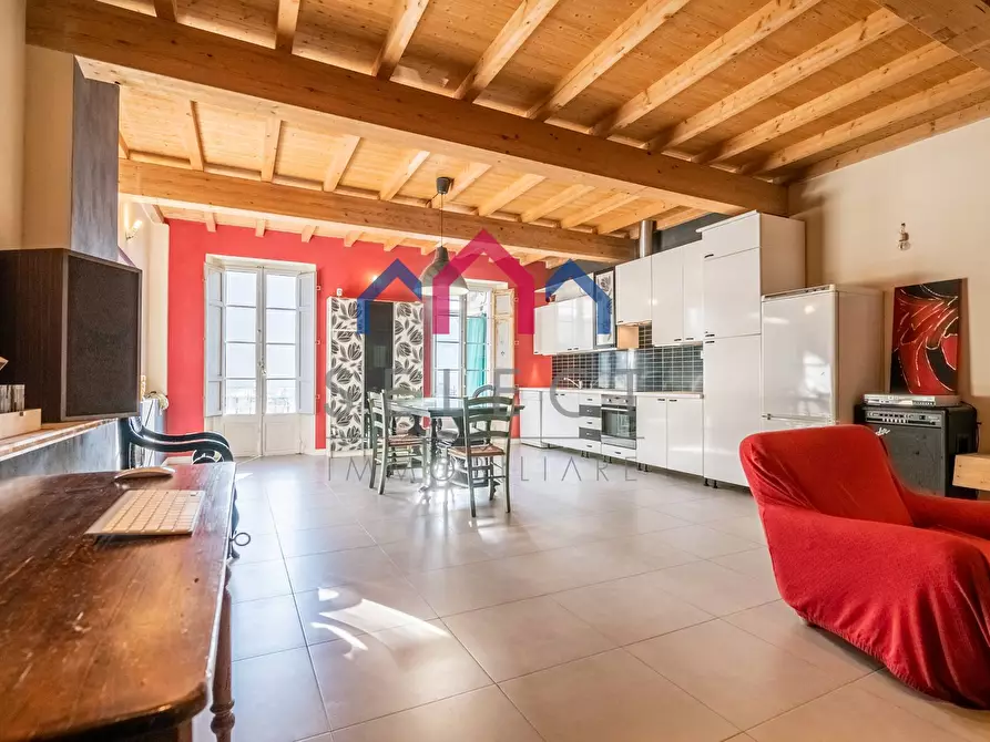 Immagine 30 di Palazzo in vendita  a Borgo A Mozzano