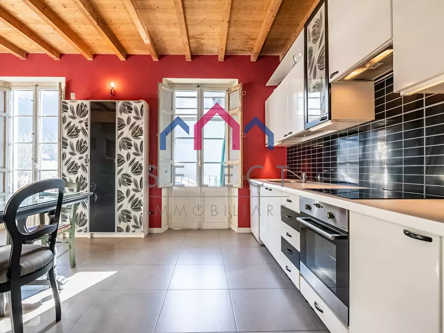 Immagine 32 di Palazzo in vendita  a Borgo A Mozzano