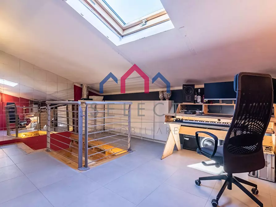 Immagine 52 di Palazzo in vendita  a Borgo A Mozzano