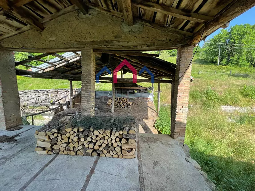 Immagine 46 di Rustico / casale in vendita  a Molazzana