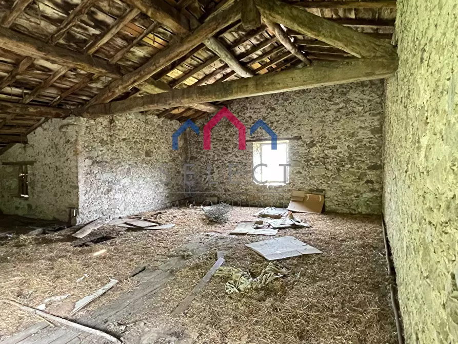 Immagine 57 di Rustico / casale in vendita  a Molazzana