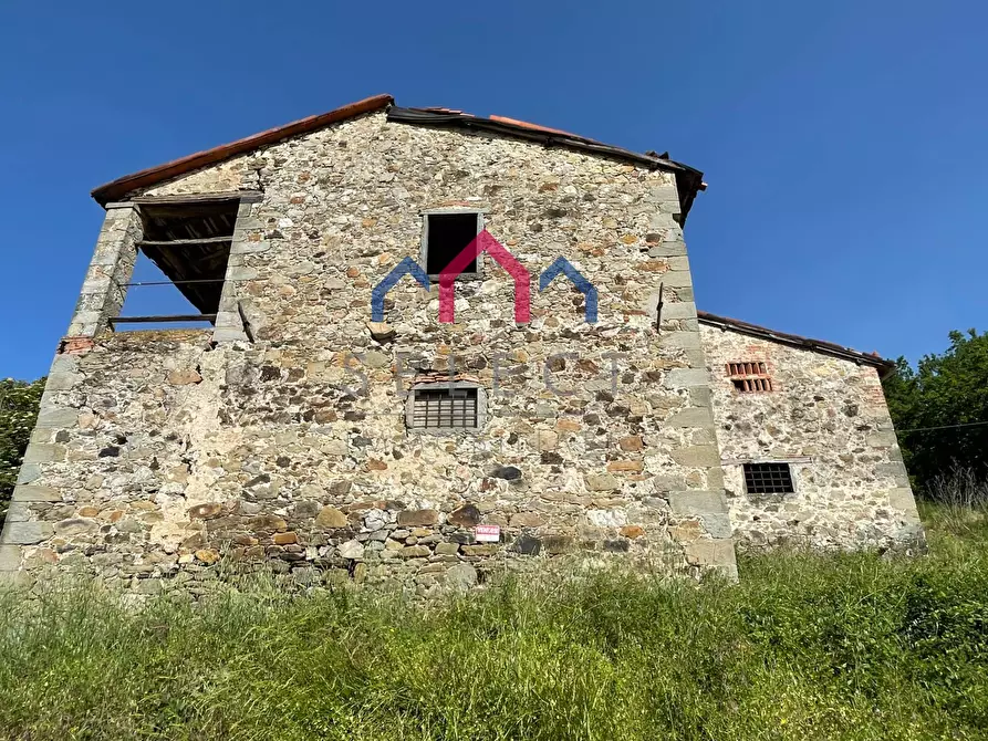 Immagine 37 di Rustico / casale in vendita  a Molazzana