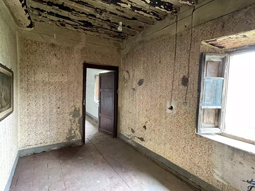 Immagine 25 di Rustico / casale in vendita  a Molazzana