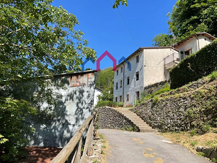 Immagine 57 di Casa indipendente in vendita  a Pescaglia