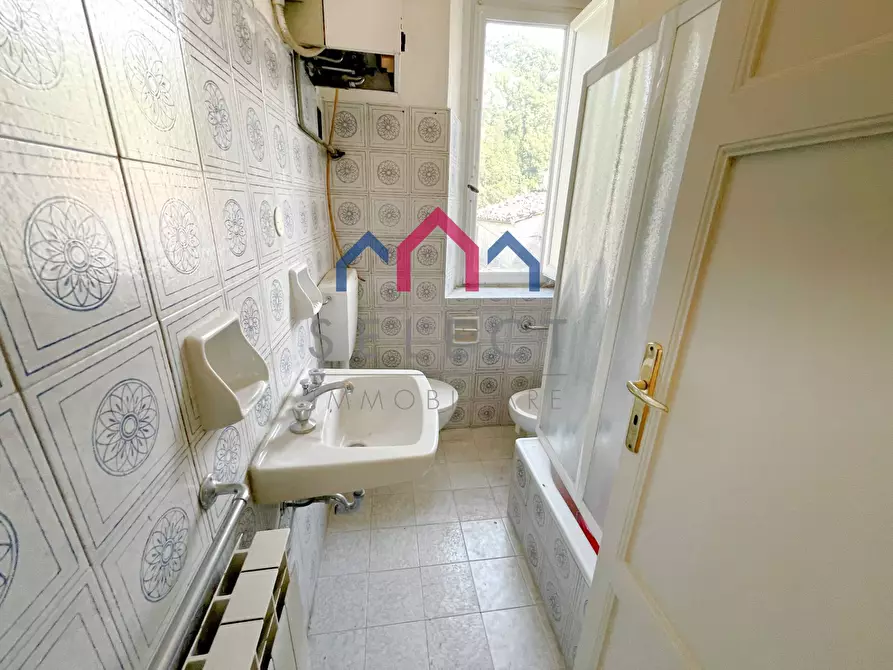 Immagine 10 di Appartamento in vendita  a Bagni Di Lucca