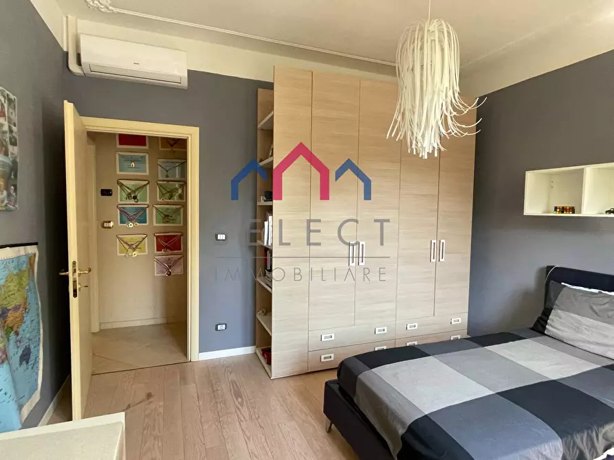 Immagine 22 di Villa in vendita  a Lucca