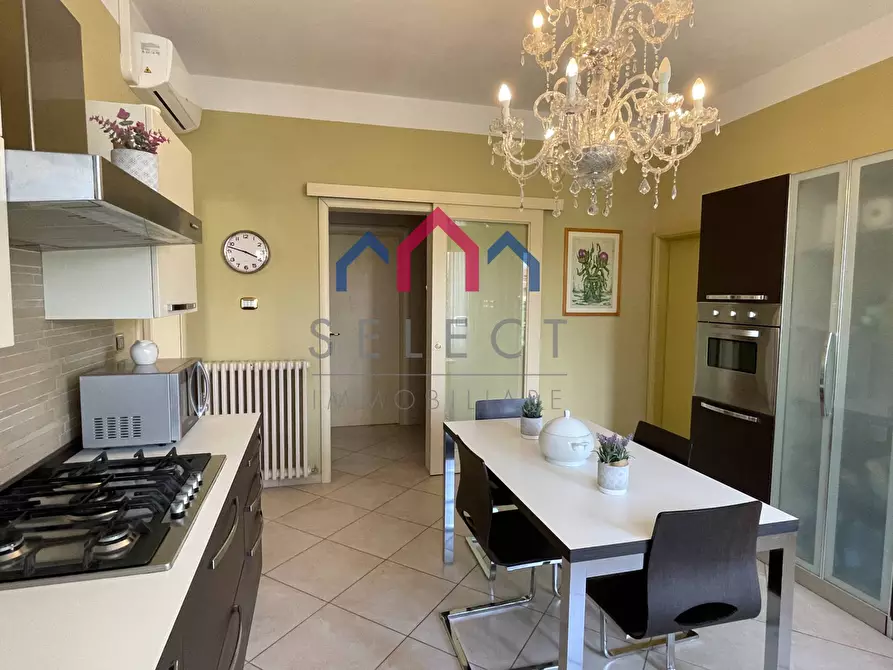 Immagine 17 di Villa in vendita  a Lucca