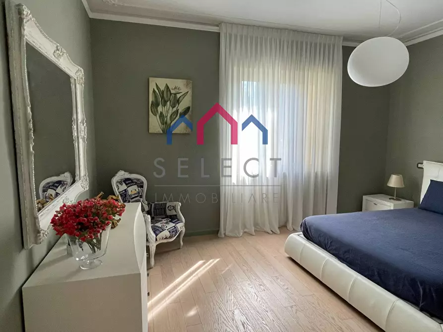 Immagine 24 di Villa in vendita  a Lucca