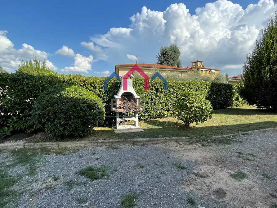 Immagine 38 di Villa in vendita  a Lucca