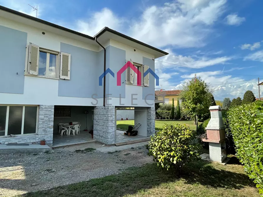 Immagine 54 di Villa in vendita  a Lucca