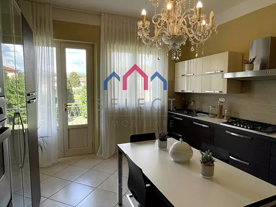 Immagine 15 di Villa in vendita  a Lucca