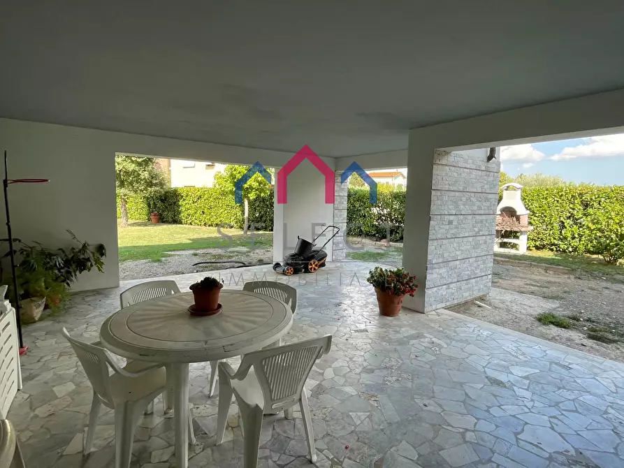 Immagine 37 di Villa in vendita  a Lucca