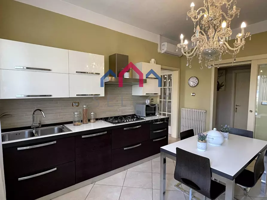 Immagine 13 di Villa in vendita  a Lucca