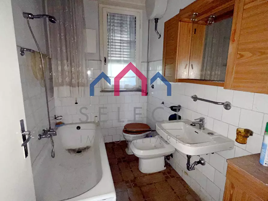 Immagine 19 di Appartamento in vendita  a Bagni Di Lucca