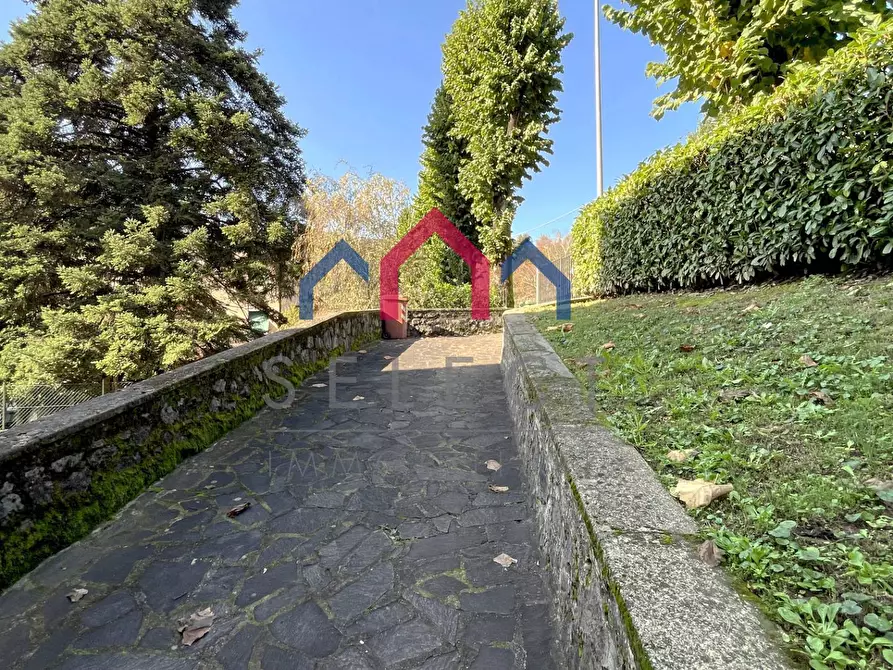 Immagine 50 di Appartamento in vendita  a Bagni Di Lucca