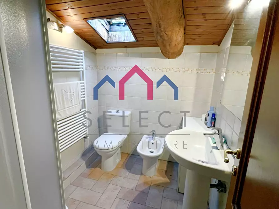 Immagine 43 di Appartamento in vendita  a Borgo A Mozzano