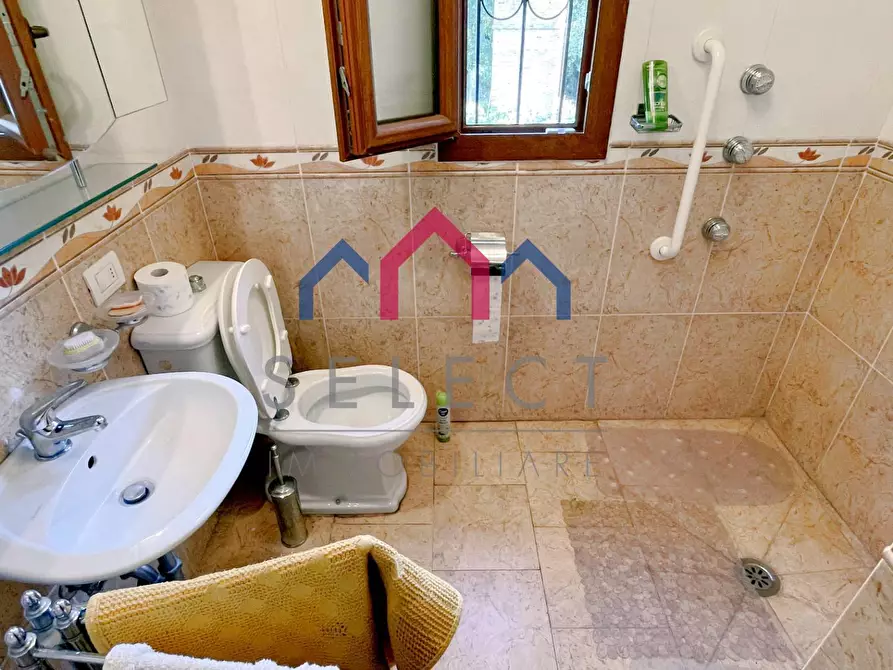 Immagine 29 di Appartamento in vendita  a Borgo A Mozzano