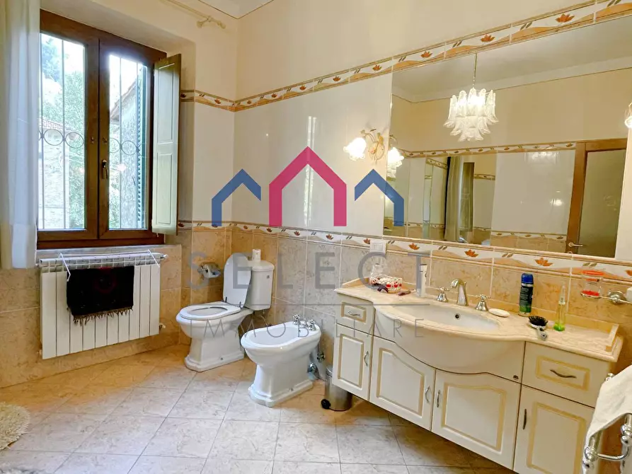 Immagine 21 di Appartamento in vendita  a Borgo A Mozzano