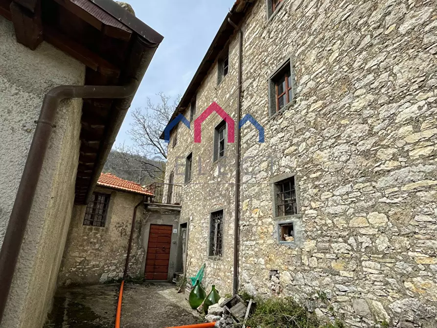 Immagine 2 di Terratetto in vendita  a Fabbriche Di Vergemoli