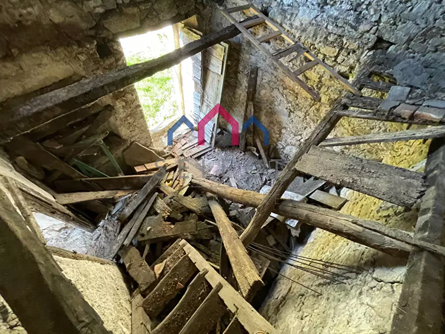 Immagine 19 di Casa semindipendente in vendita  a Bagni Di Lucca